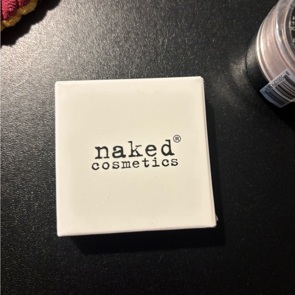 Make Up Lot (Small Makeup Bag with 3 items) - Picture 4 of 9